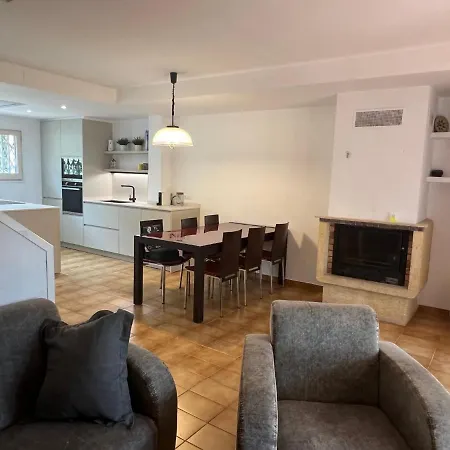 304 - Casa Farena 4 Holiday home *